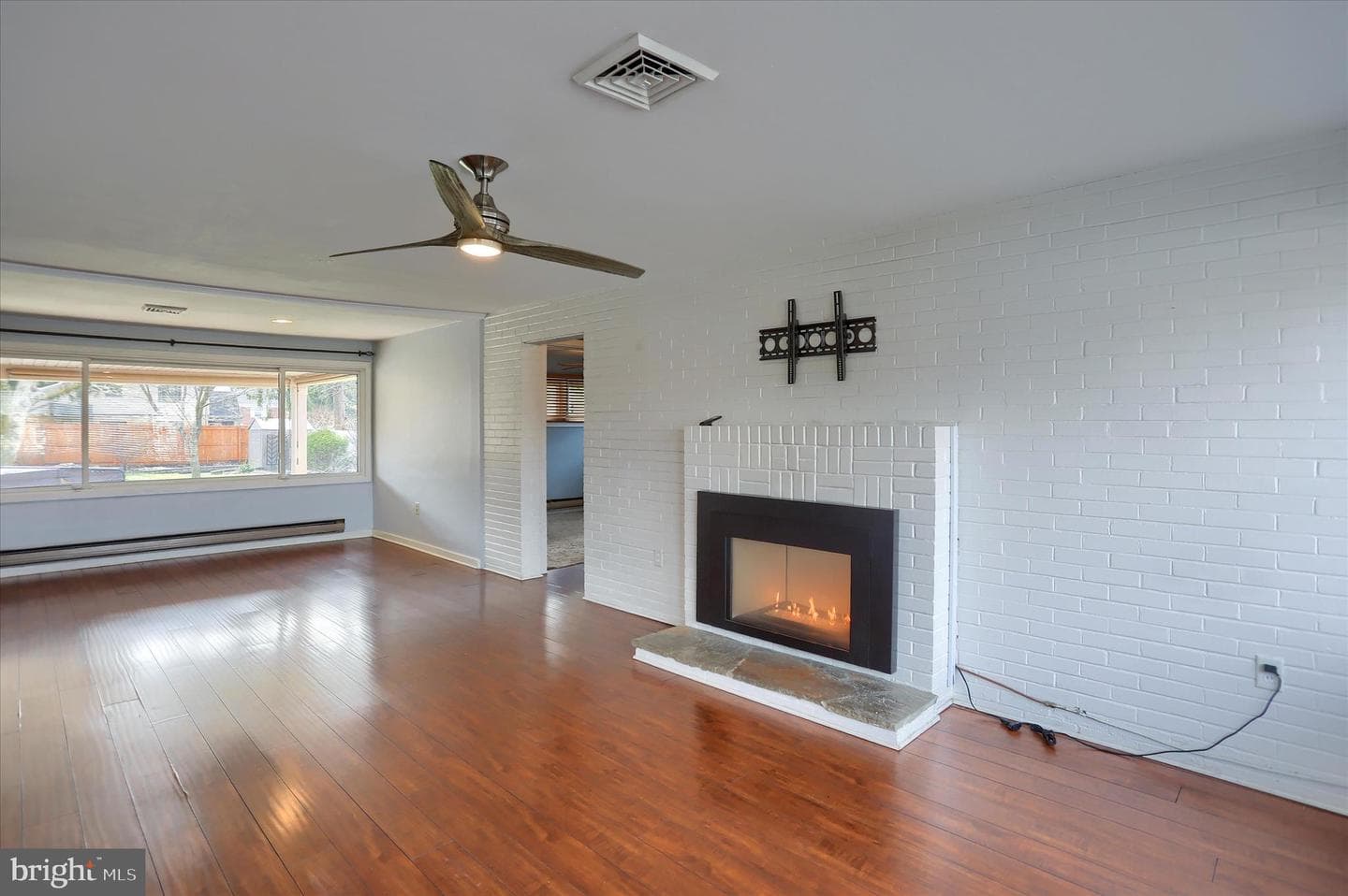 550 Walton Street photo 10