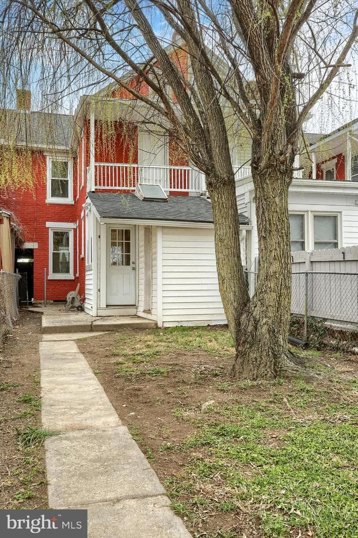 347 E Louther Street photo 30