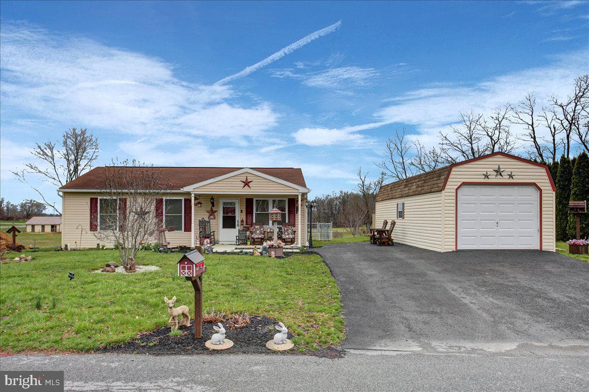39 Highland Avenue photo 3