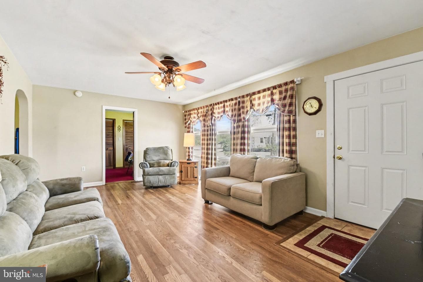 24 Maple Drive photo 3