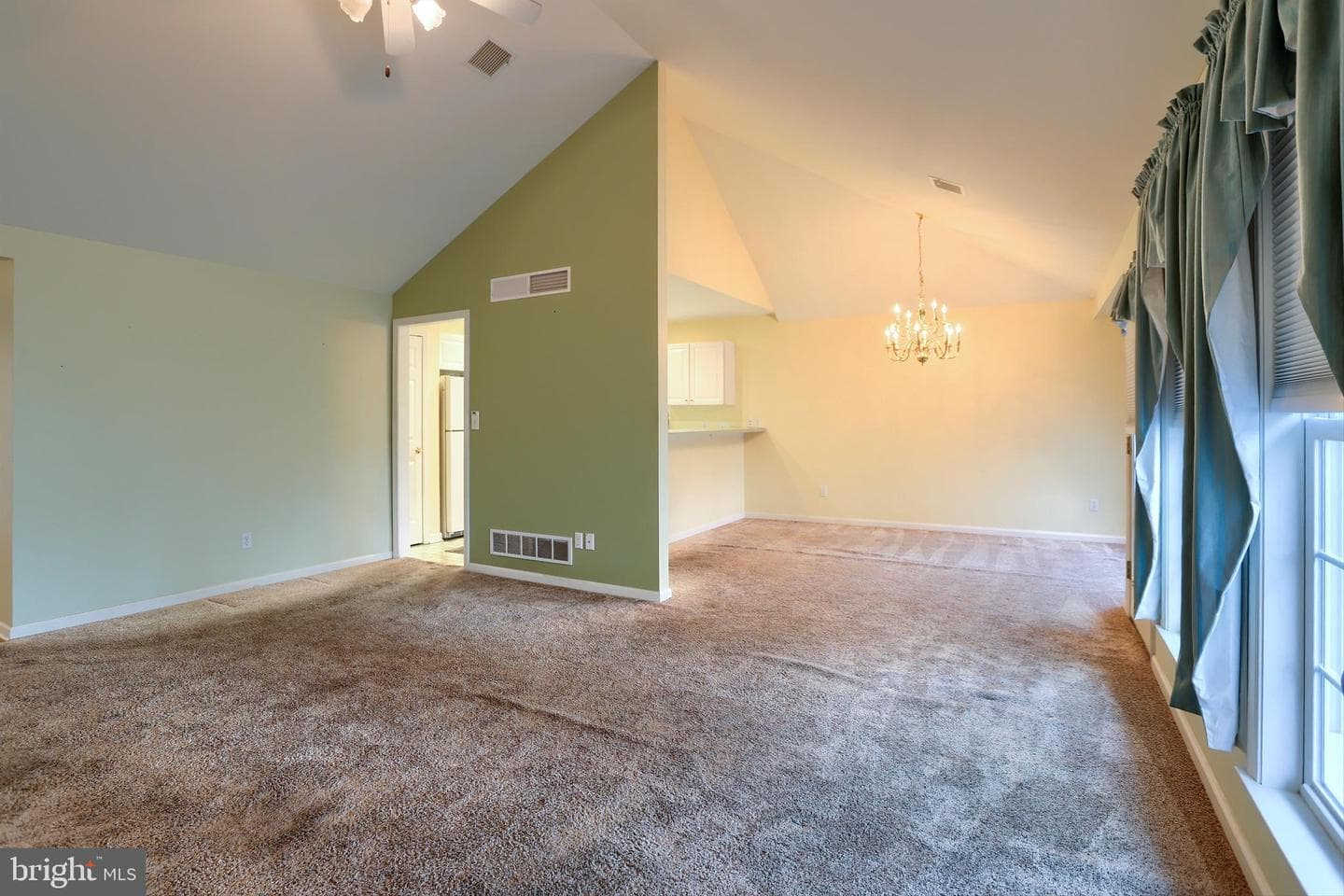 28 Longwood Drive photo 7