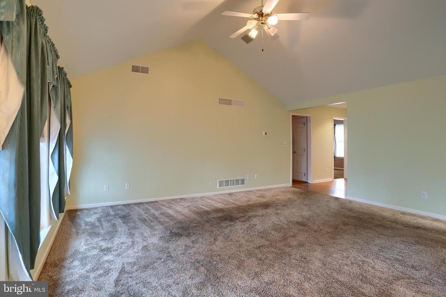 28 Longwood Drive photo 8