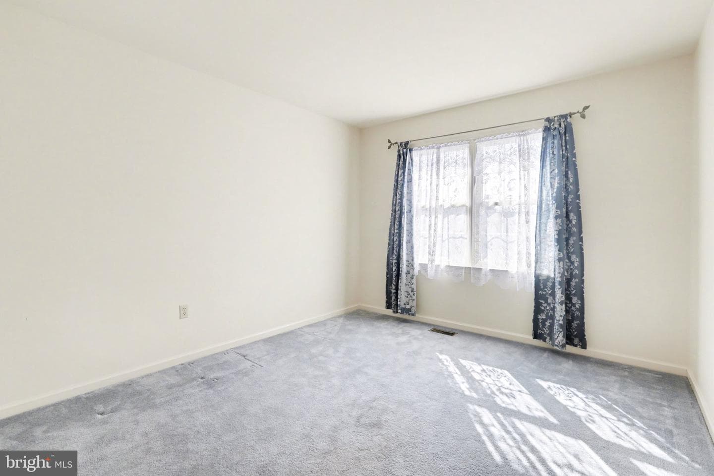 33 Blue Spruce Drive photo 20