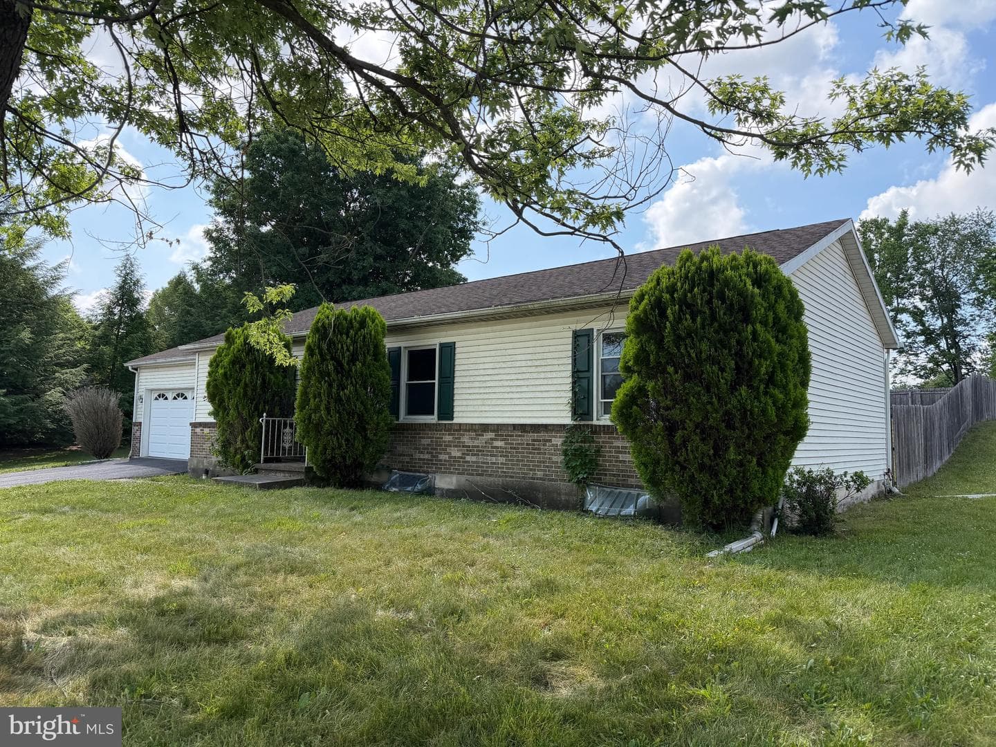 8 Wheatfield Drive photo 3