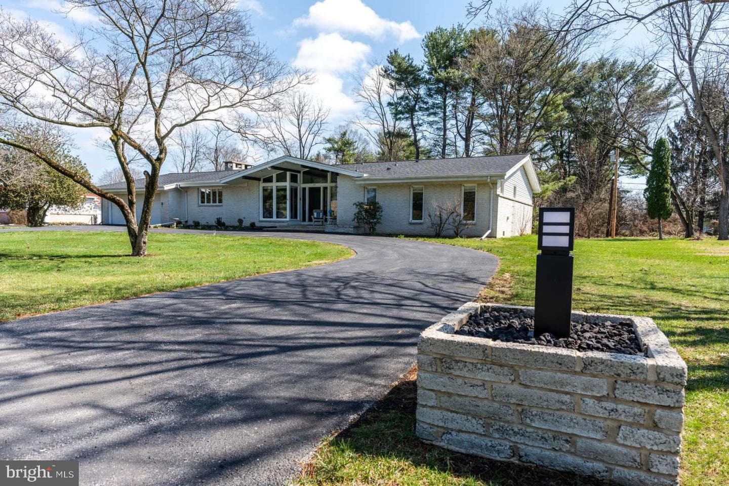 35 Country Club Road photo 2