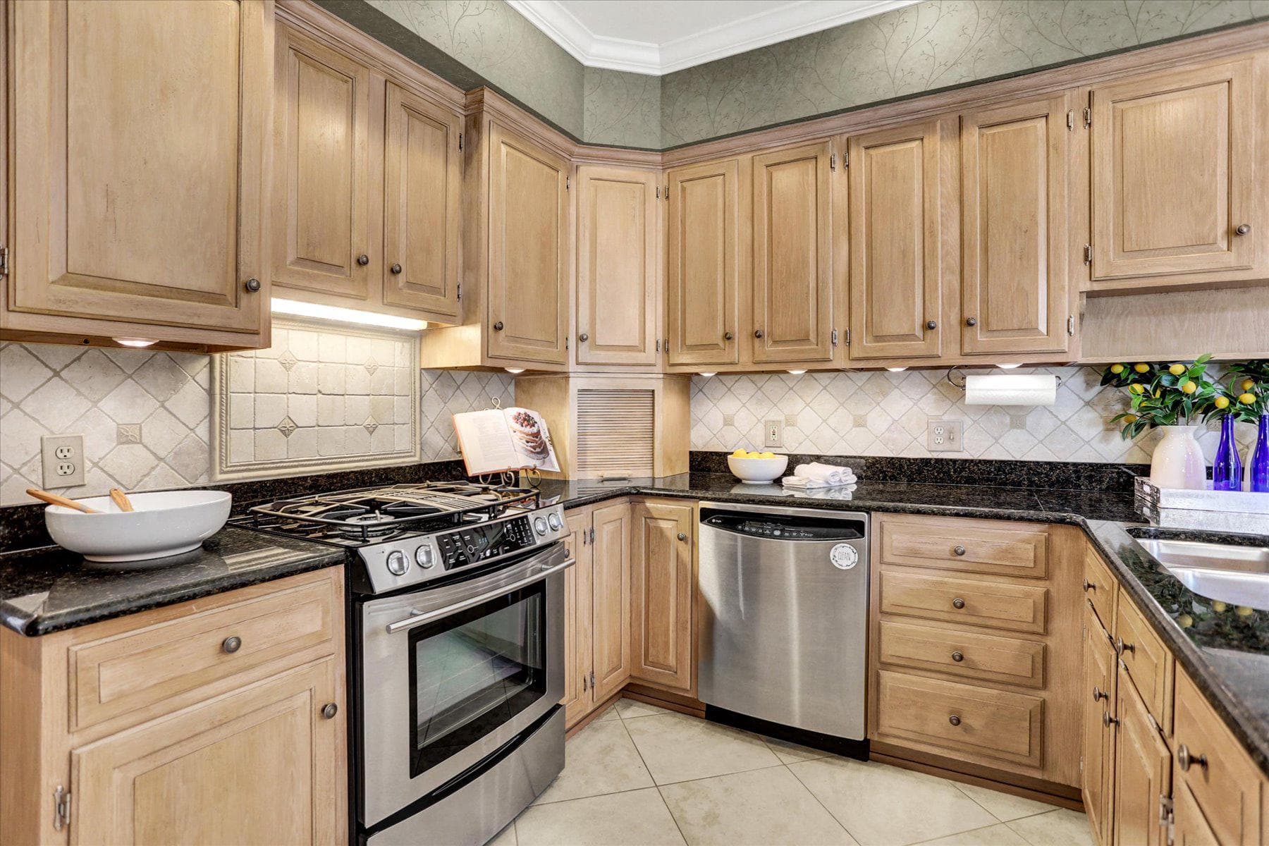 1785 Summerfield Drive photo 17