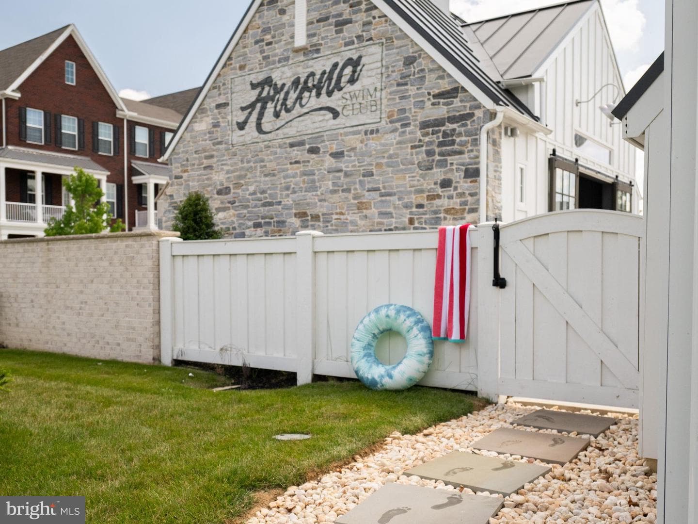 1119 James Street photo 12