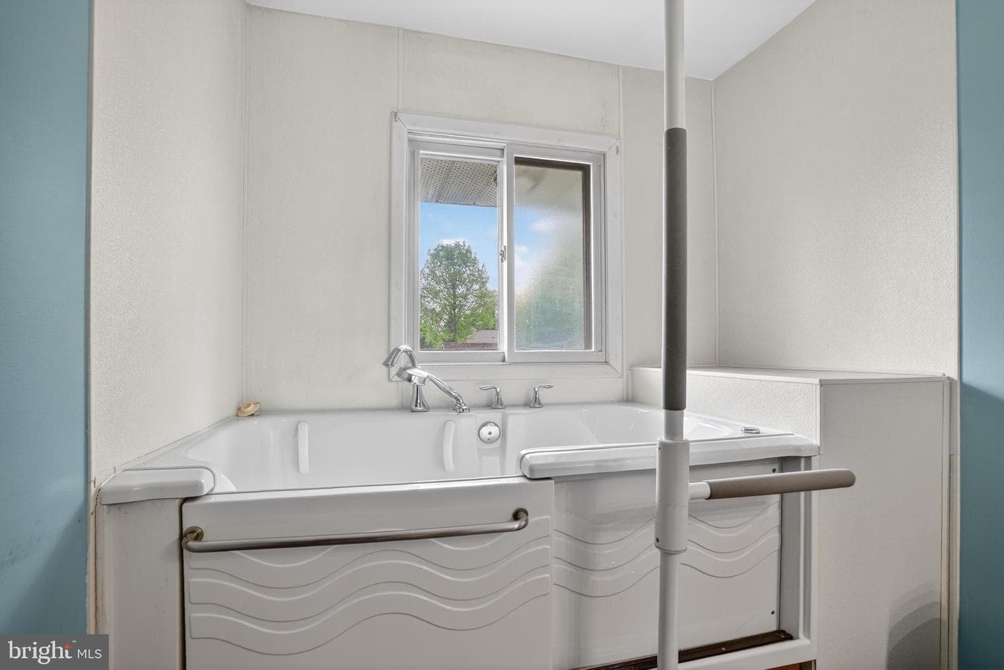 913 Gobin Street photo 32