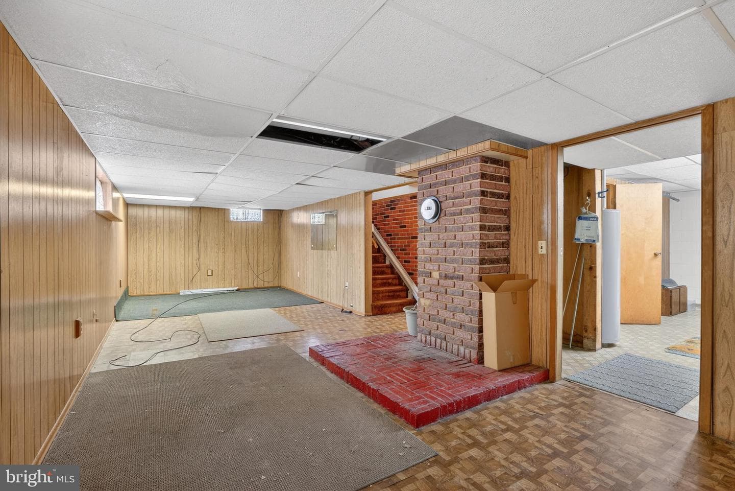 913 Gobin Street photo 33