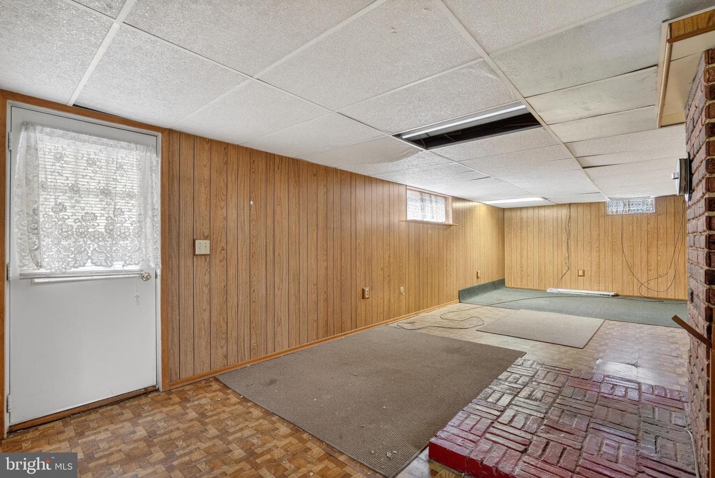 913 Gobin Street photo 36