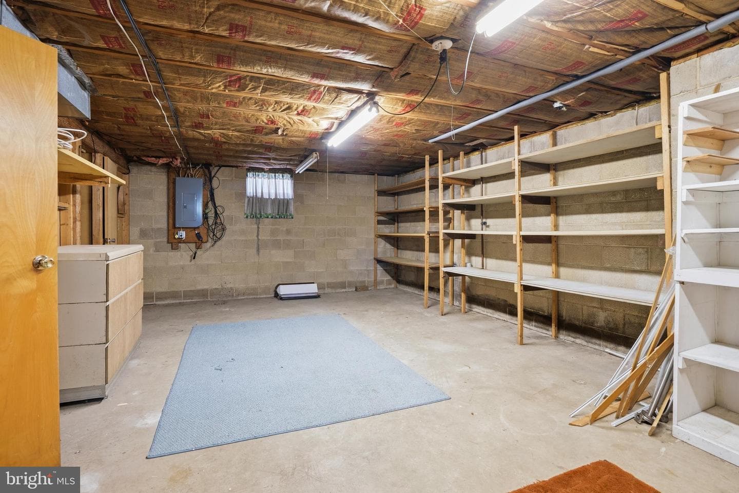 913 Gobin Street photo 39