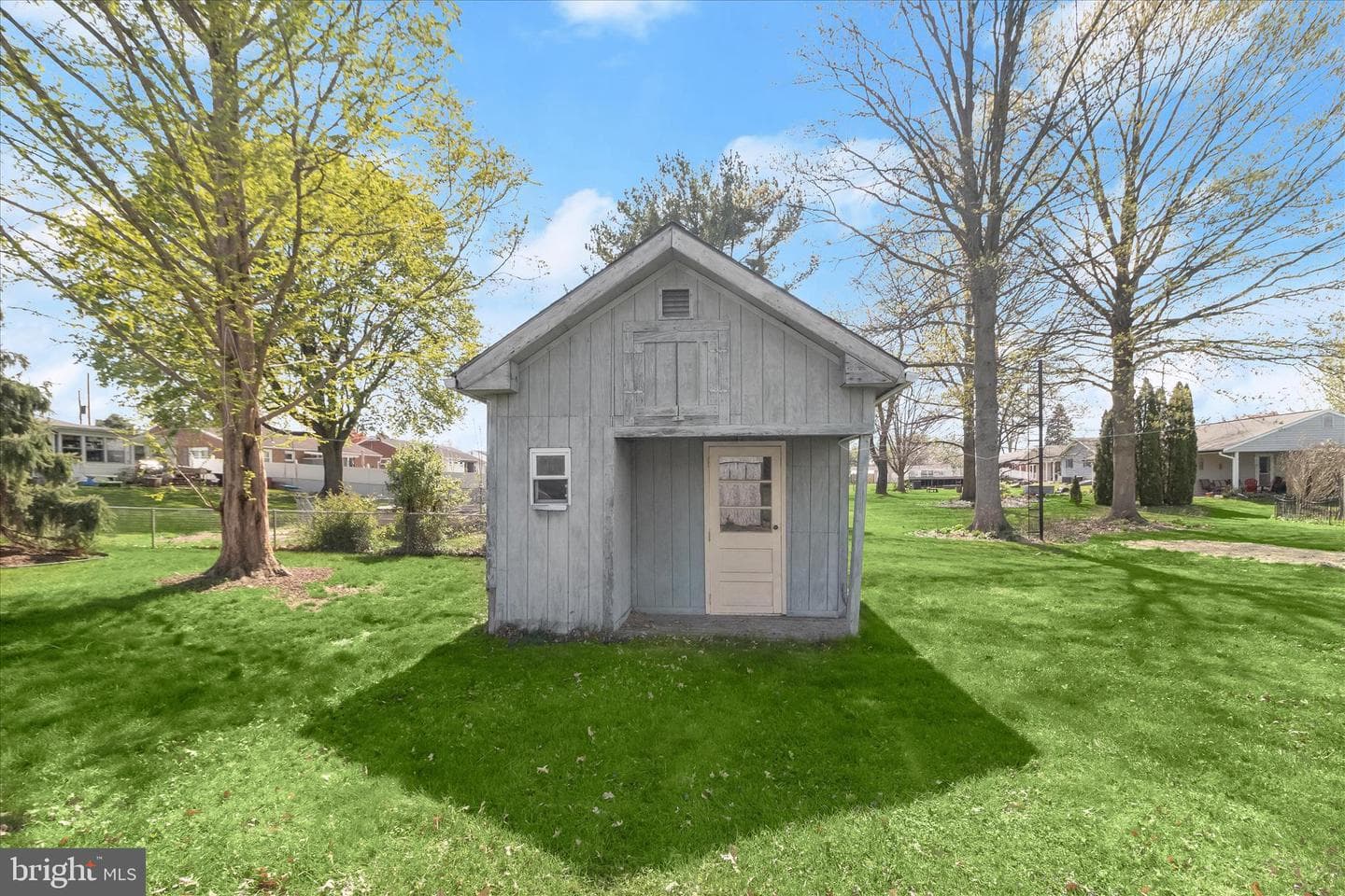 913 Gobin Street photo 49