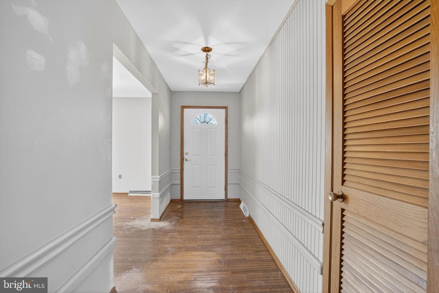 913 Gobin Street photo 9