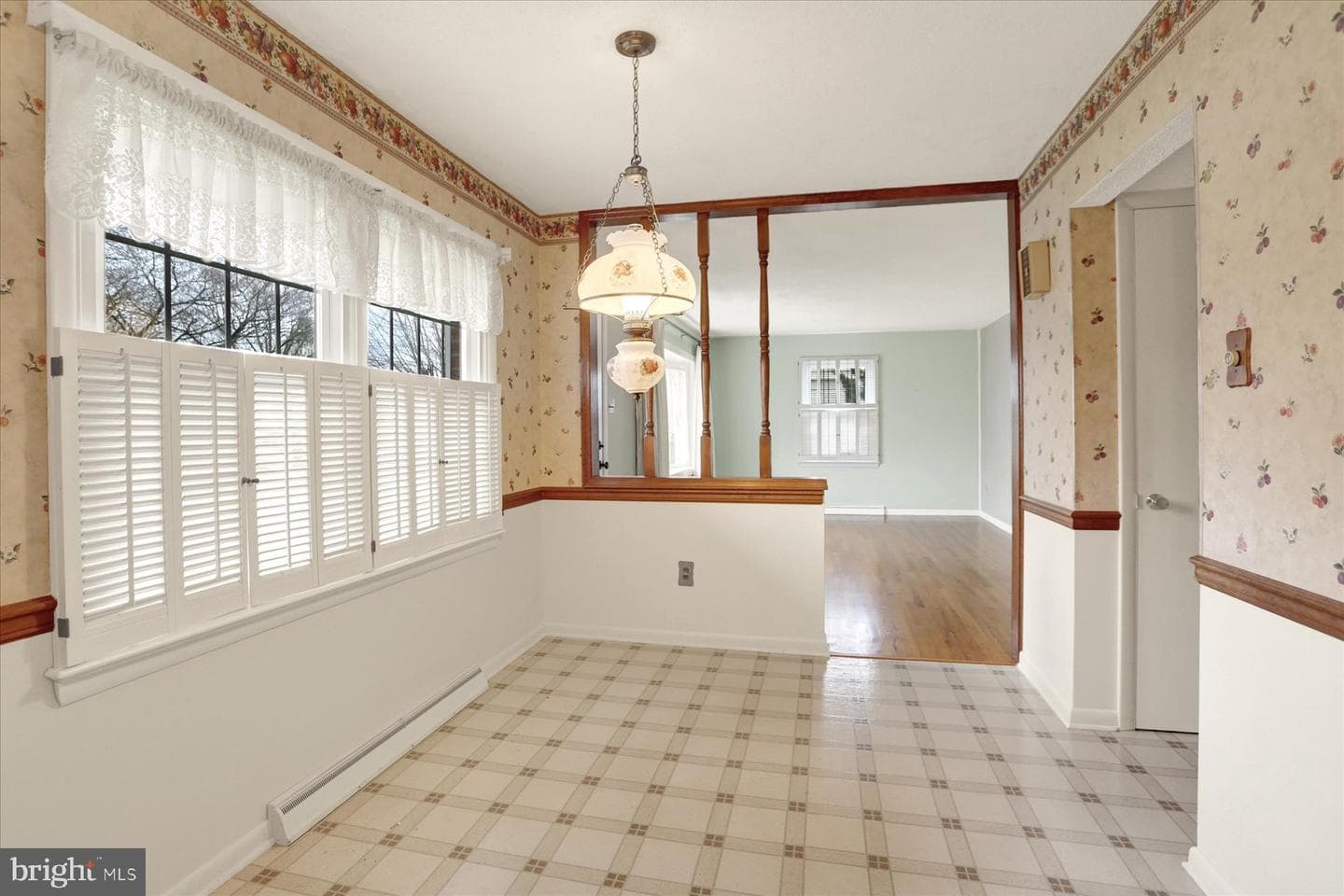 323 Evergreen Street photo 6