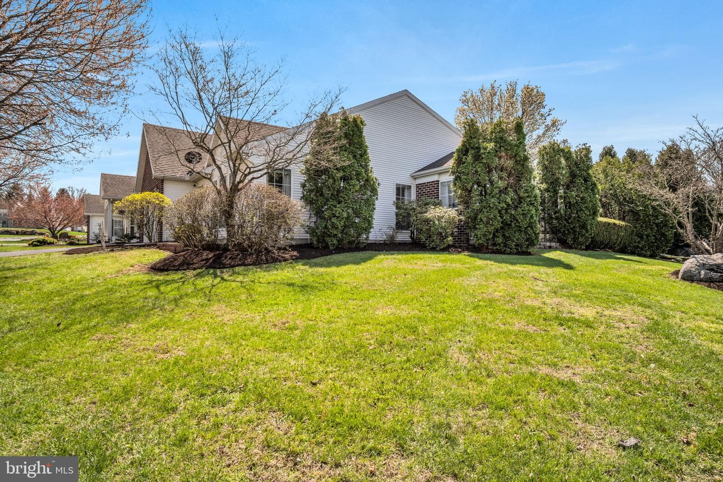 25 Greenfield Drive photo 4