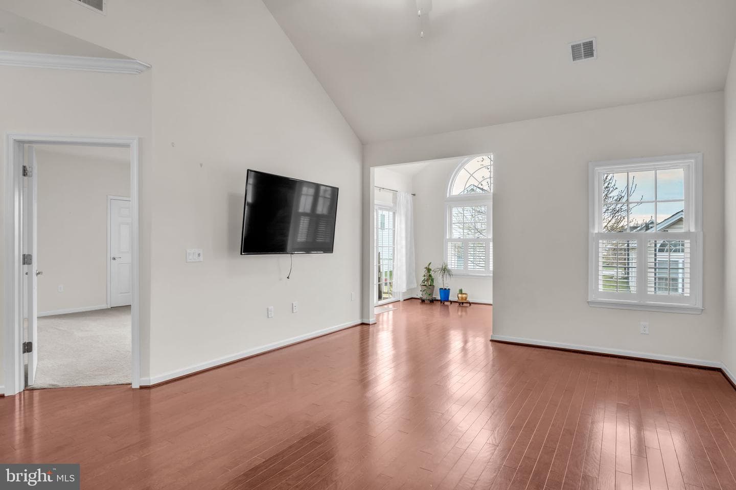 307 Valor Drive photo 14