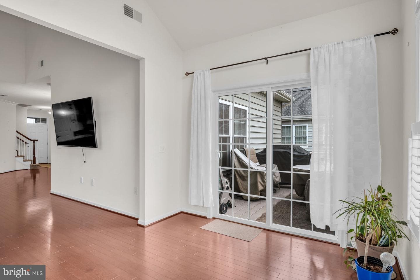 307 Valor Drive photo 16