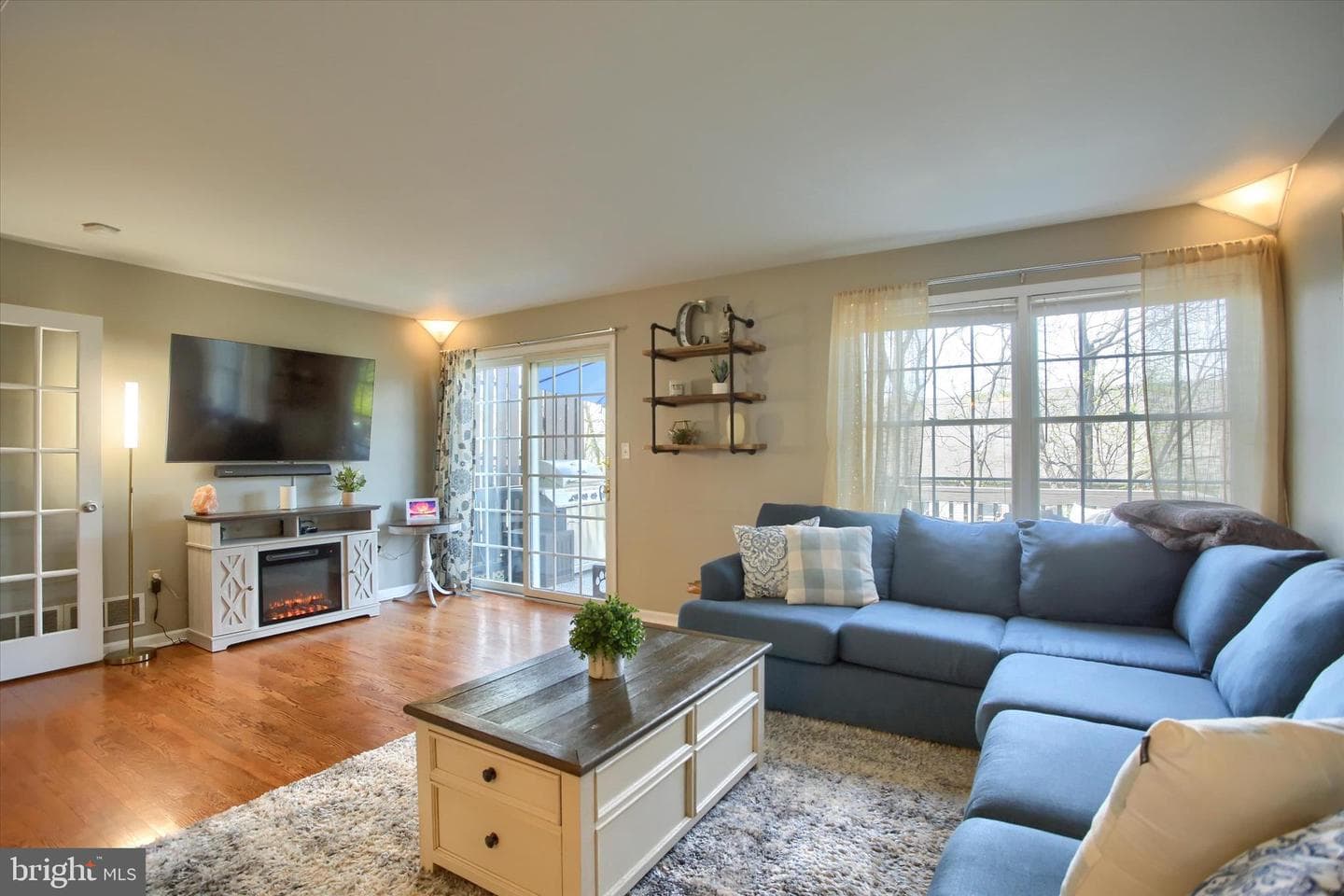 4068 Darius Drive photo 7