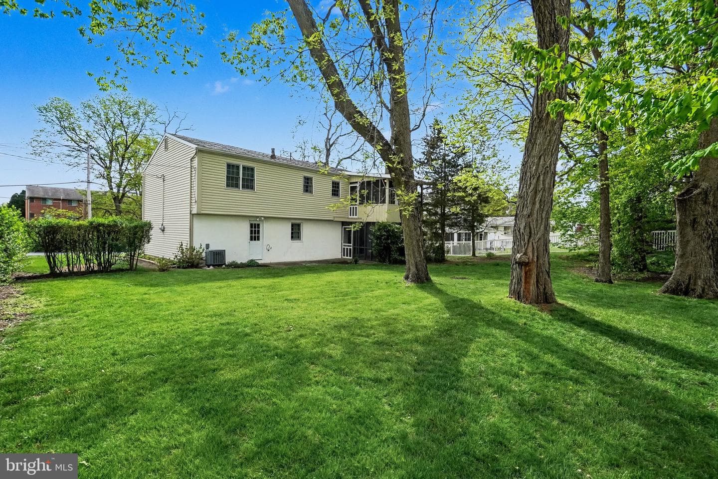 300 Thomas Drive photo 30