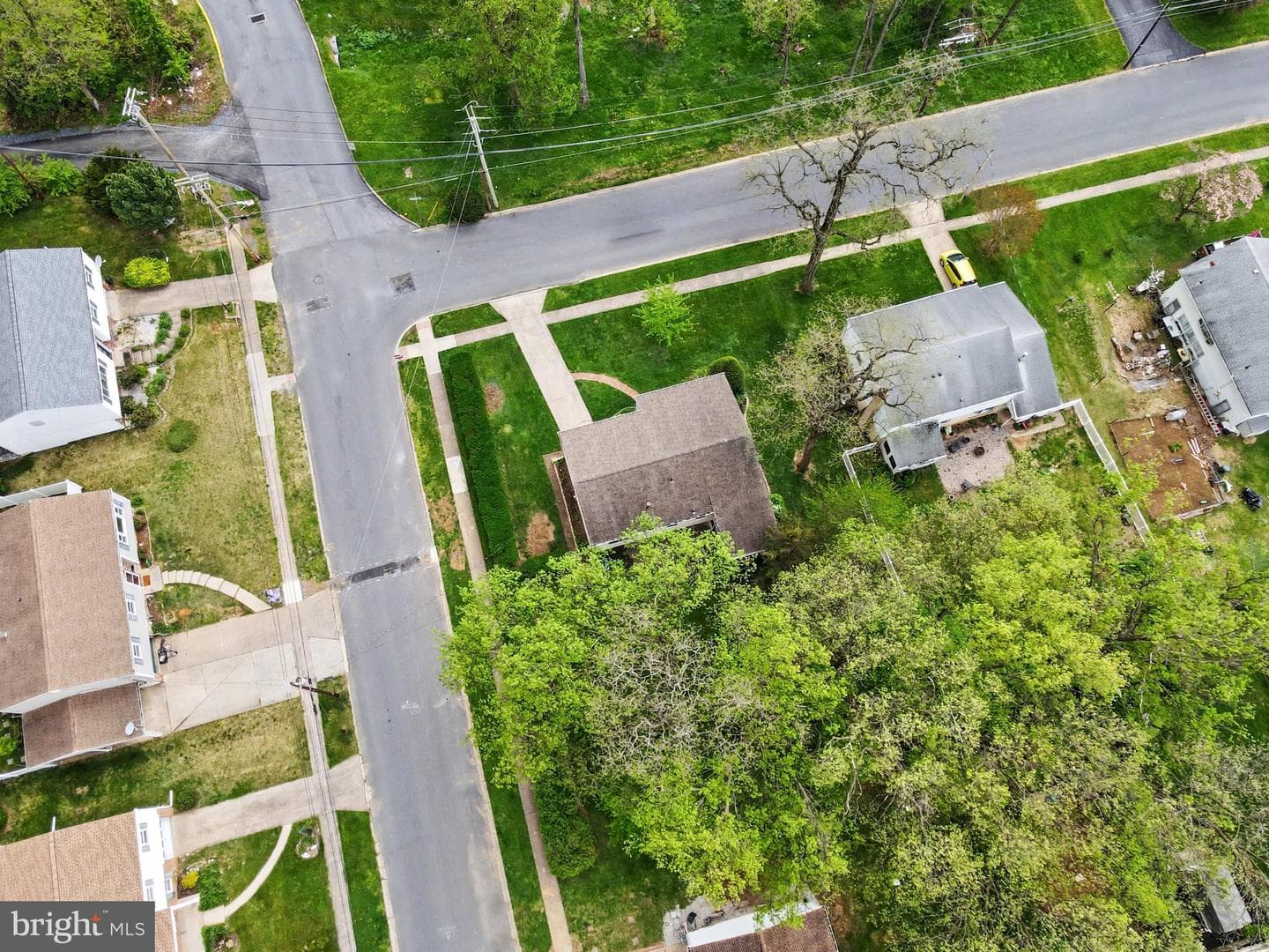 300 Thomas Drive photo 35