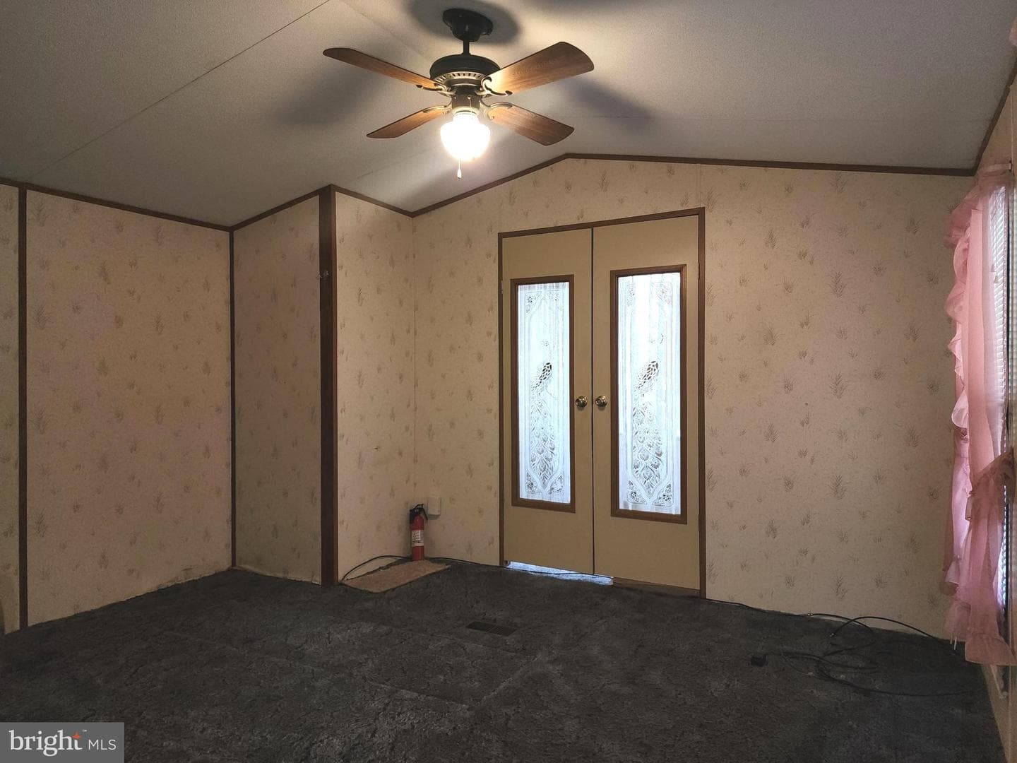 109 Neil Road photo 28