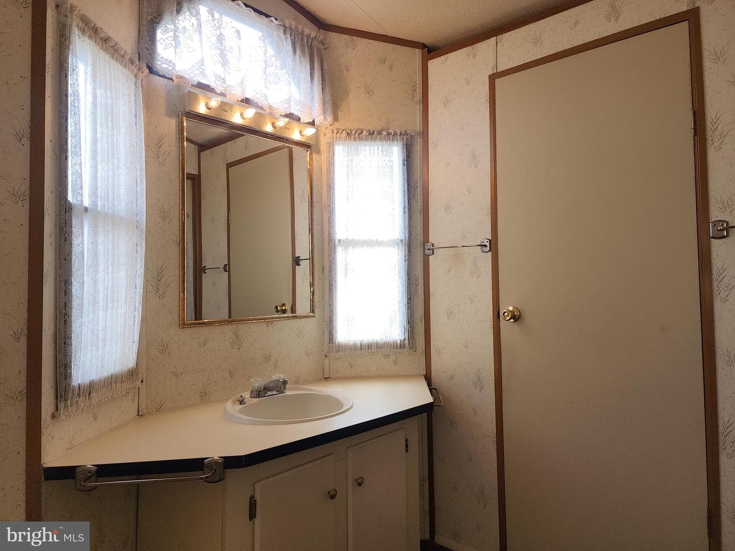 109 Neil Road photo 30