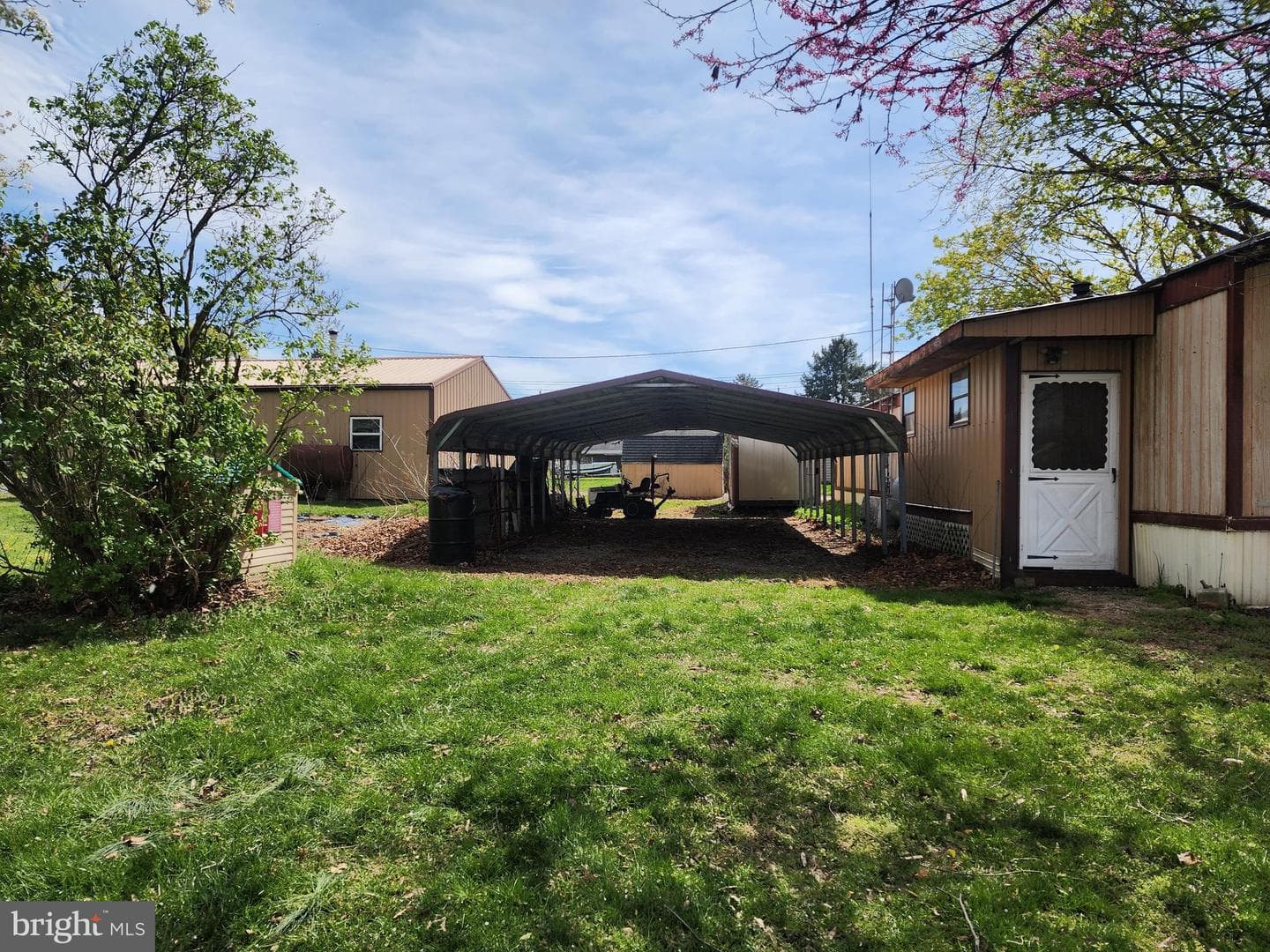 109 Neil Road photo 46