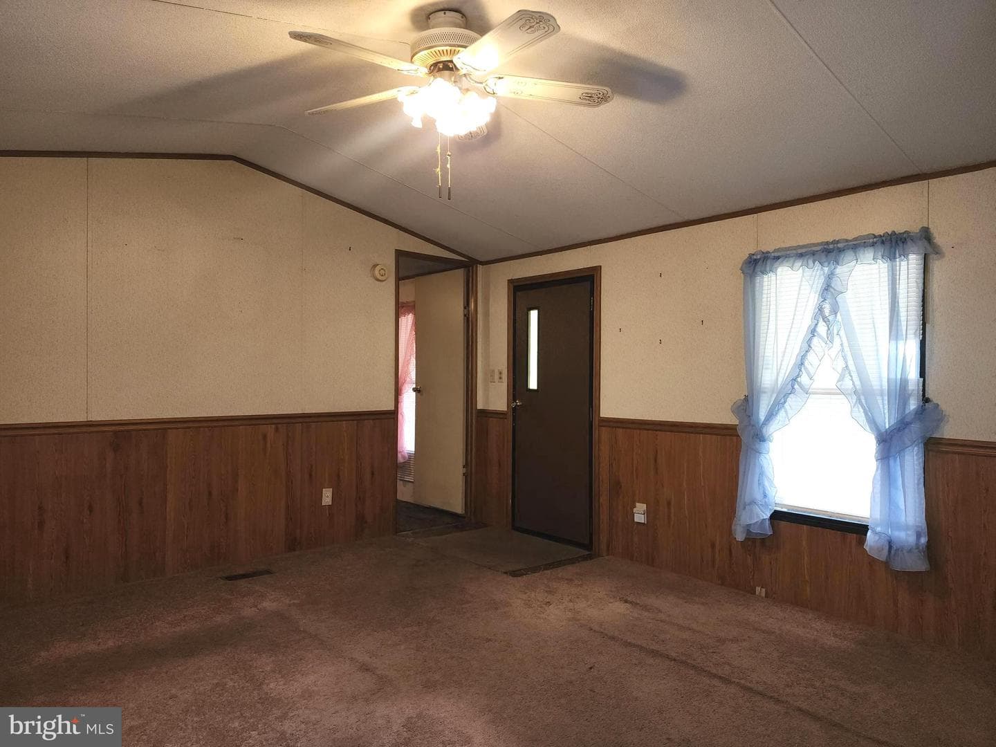 109 Neil Road photo 9
