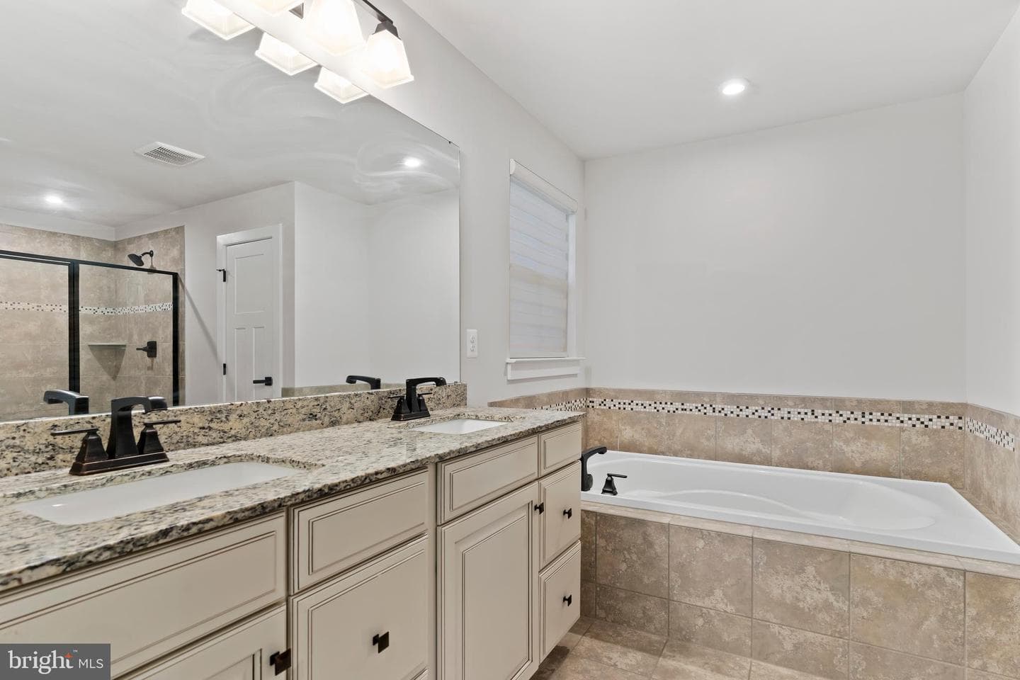 204 Harrier Drive photo 37