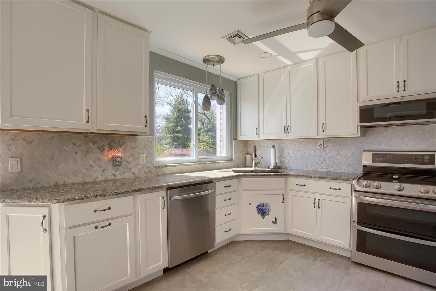 915 Derbyshire Avenue photo 12