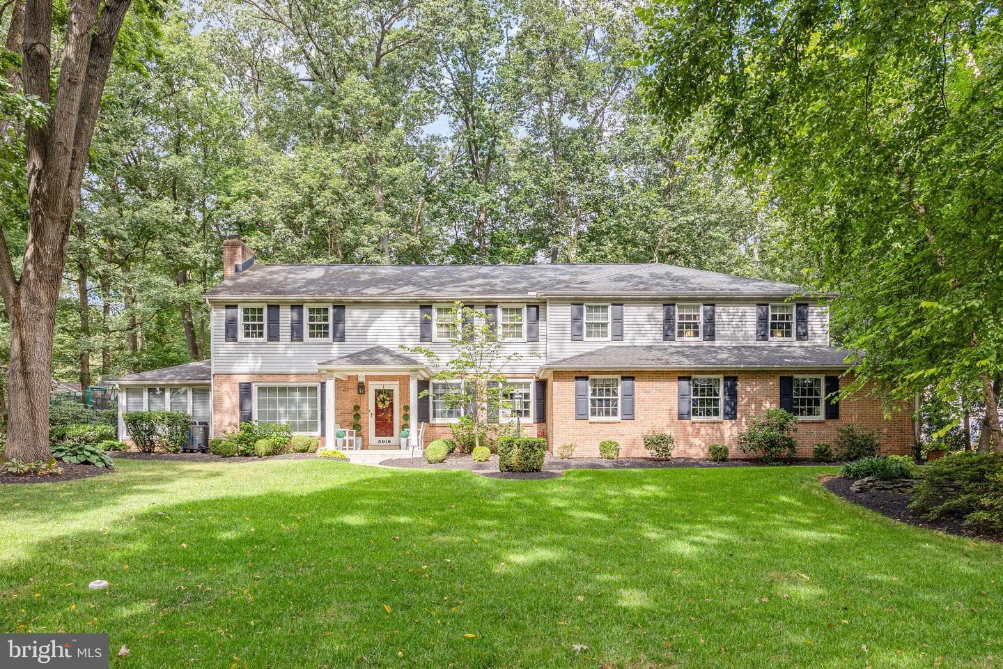 5016 Woodbox Lane