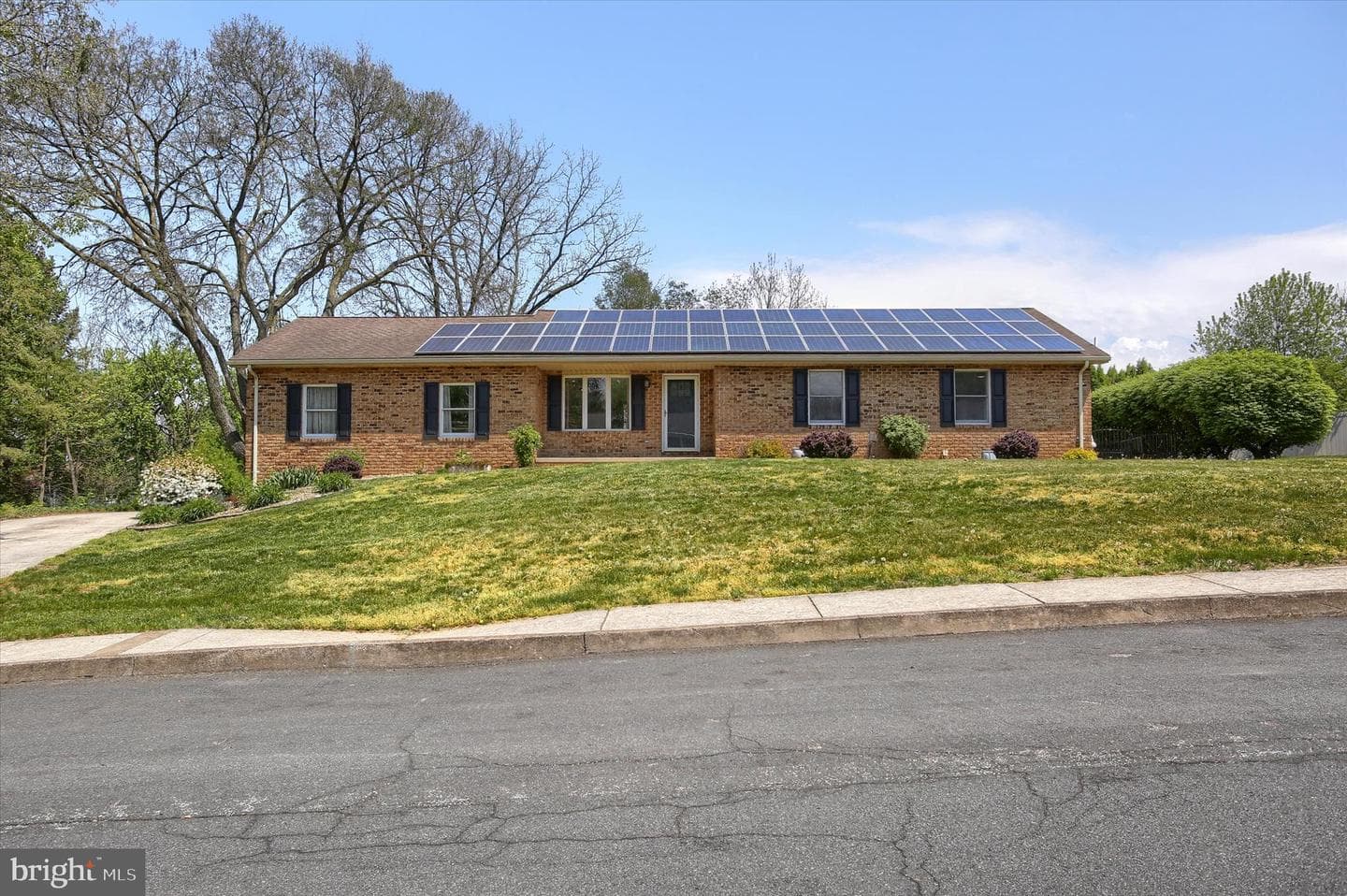 313 Croghan Drive photo 2