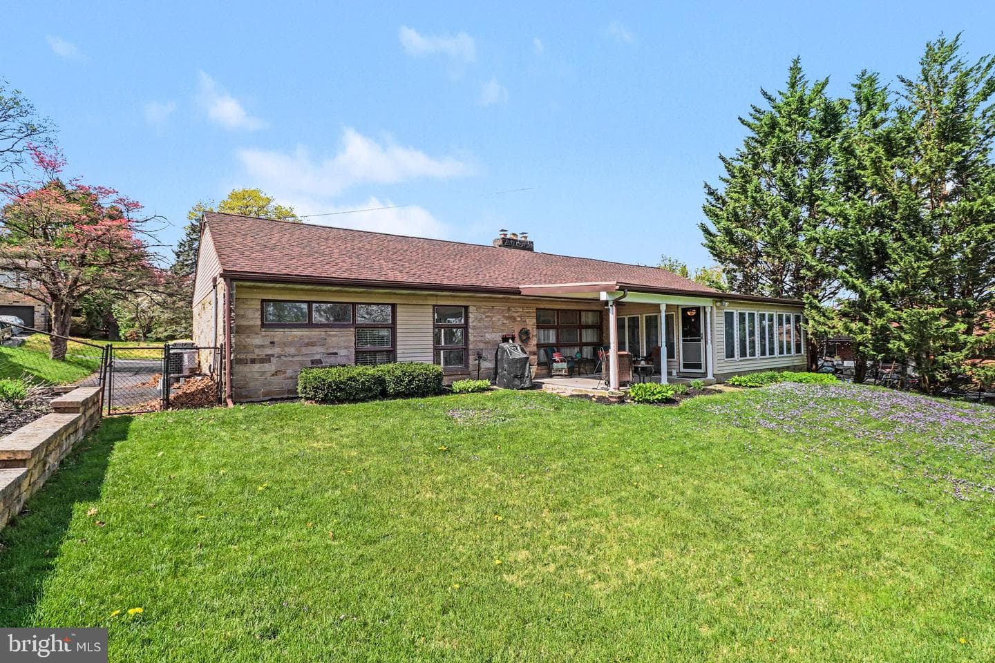 907 Allen Street photo 28