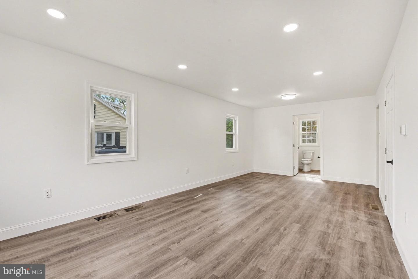 67 Fairfield St photo 6