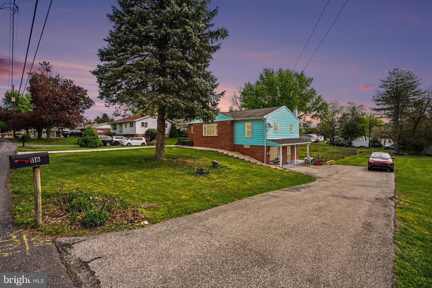 116 Willow Drive photo 4
