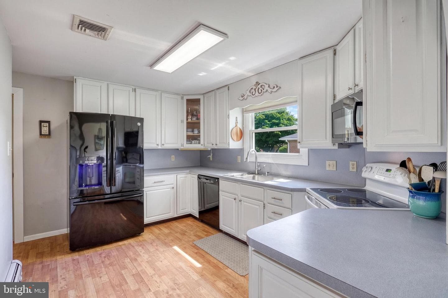 52 Center Drive photo 11