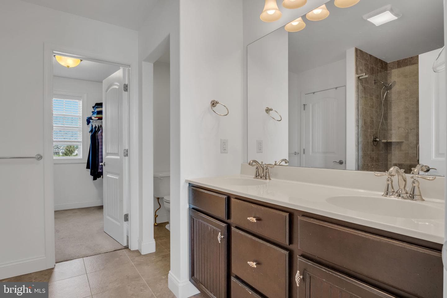 52 Danbury Drive photo 32