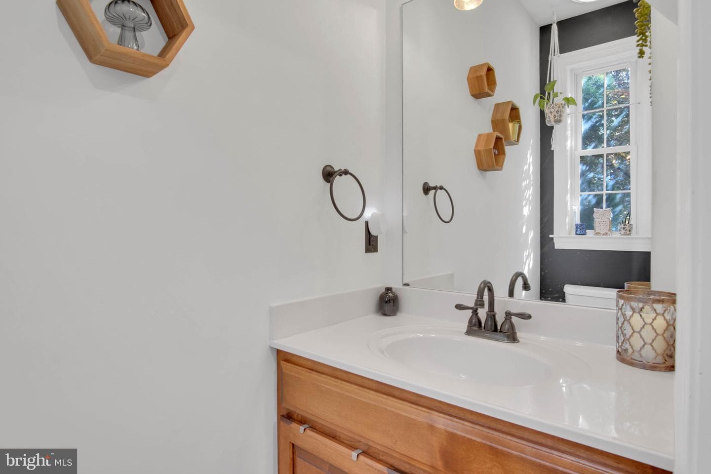 528 W Simpson Street photo 13