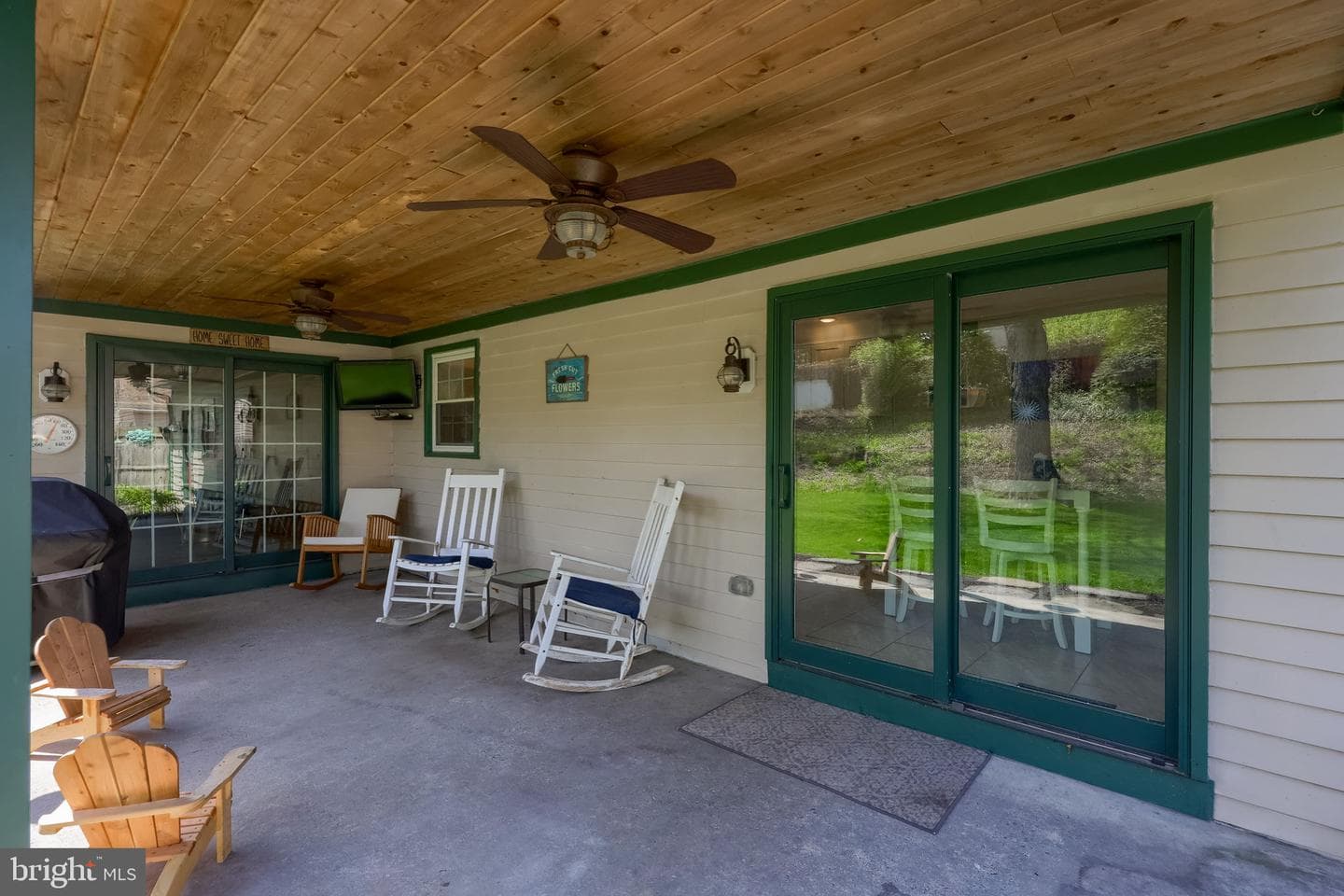 483 Woodcrest Drive photo 10