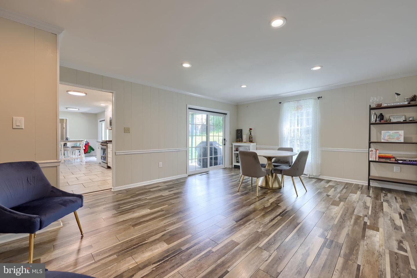 483 Woodcrest Drive photo 24
