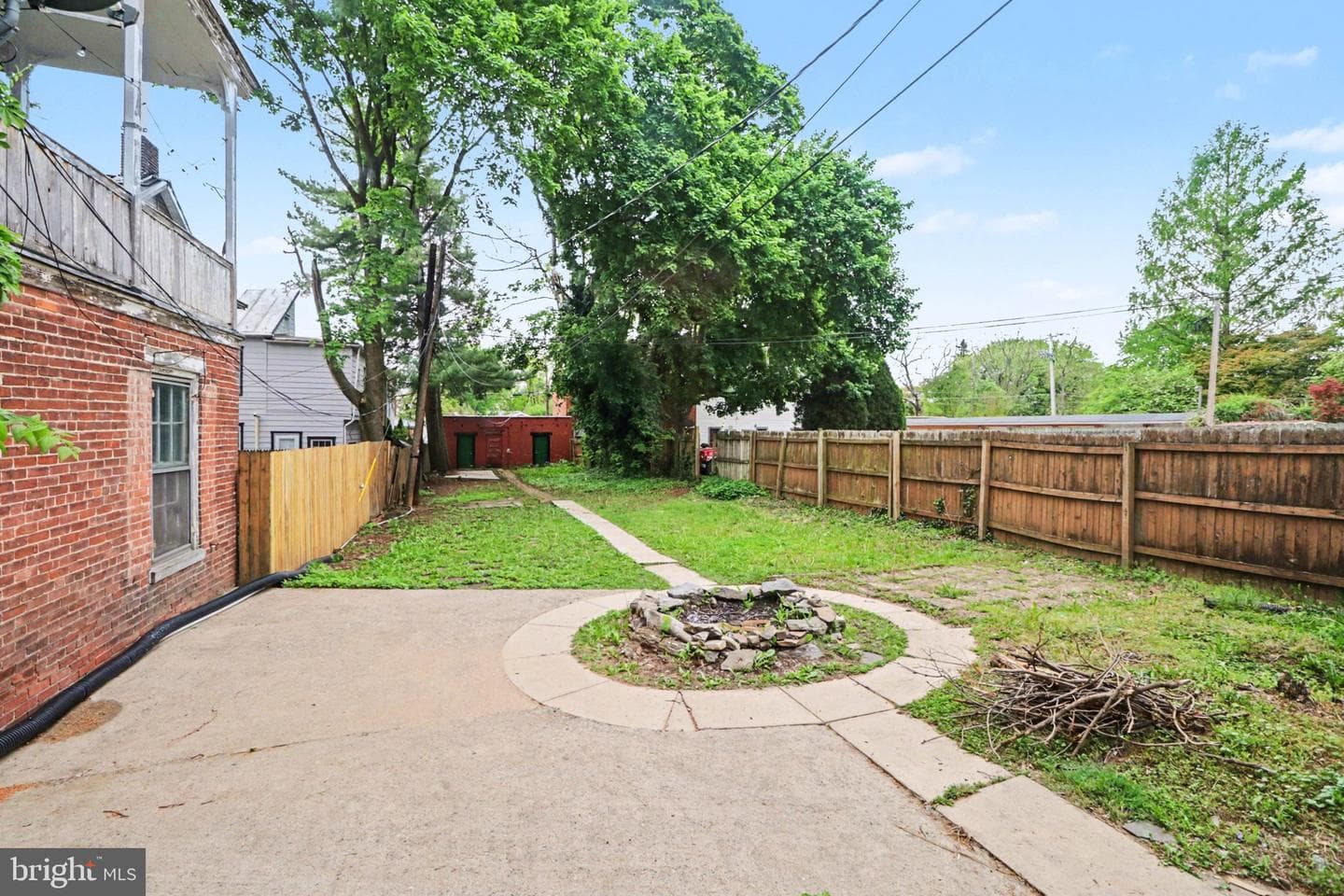 108 W Pomfret Street photo 25