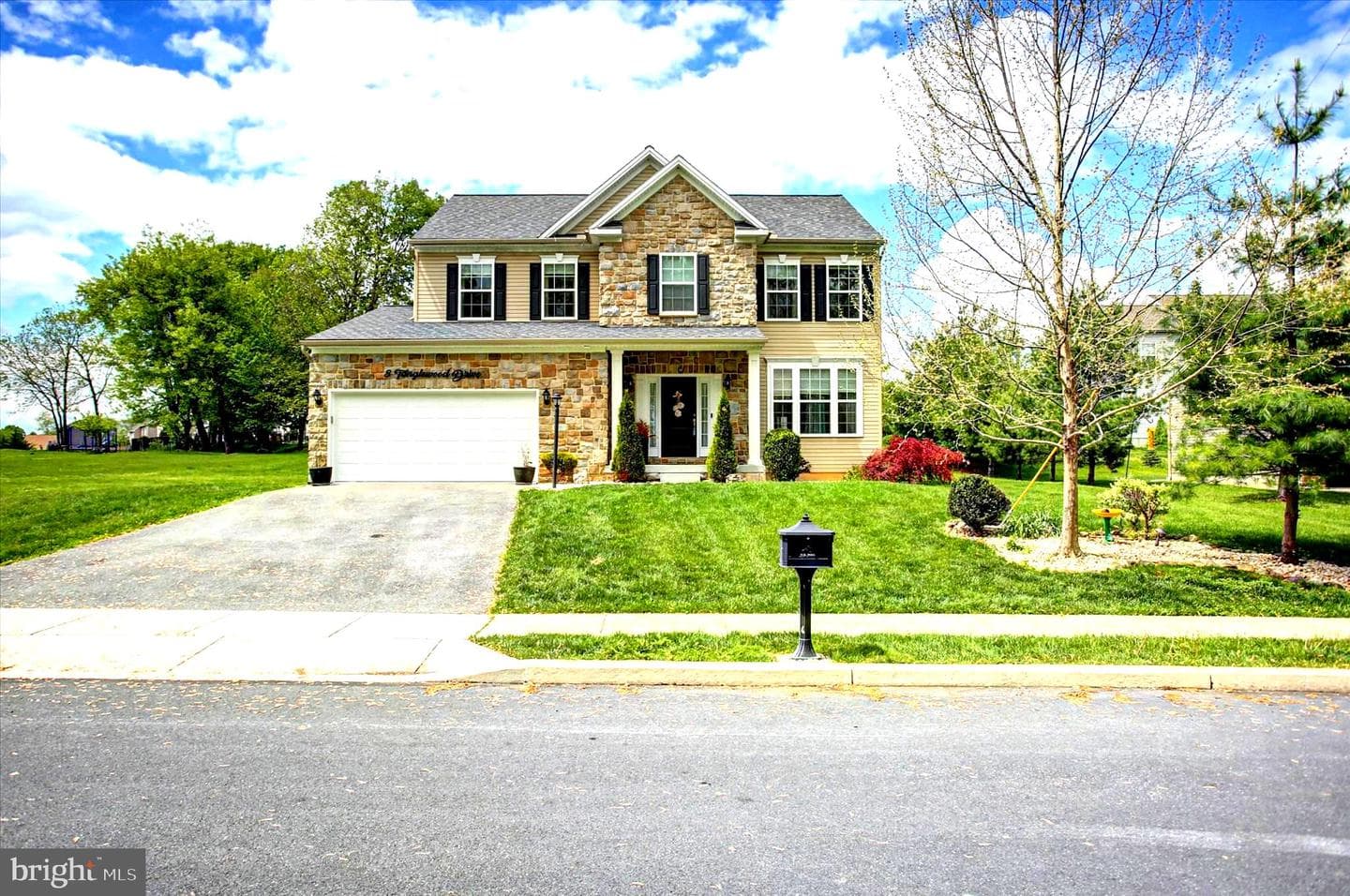 8 Tanglewood Drive photo 2
