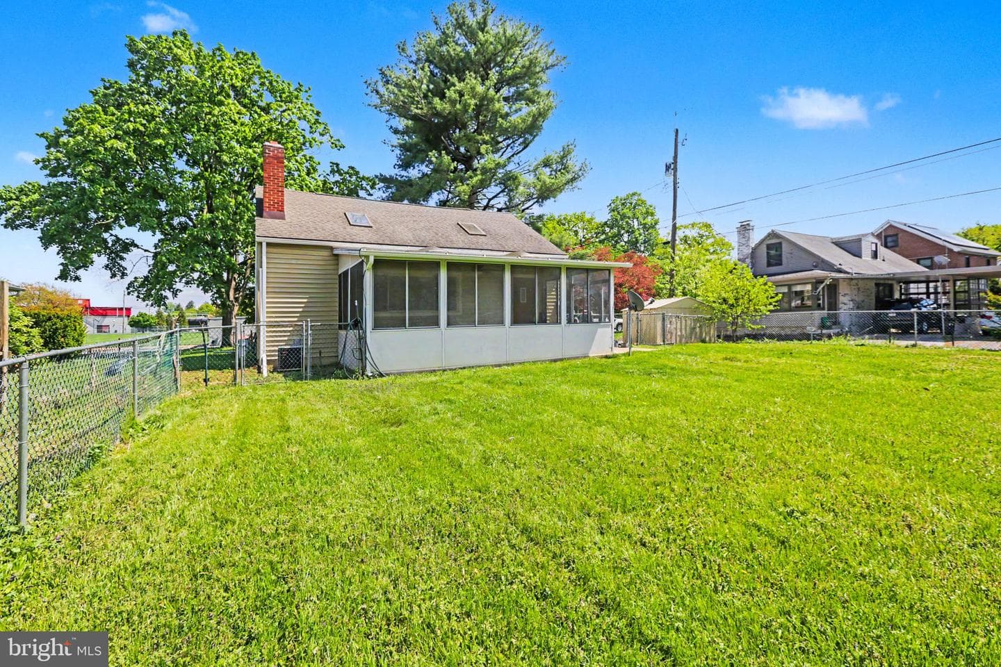 140 Glendale Street photo 27