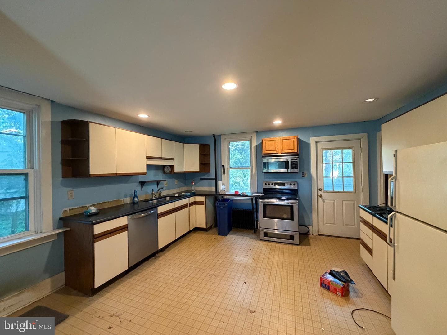 820 S York Street photo 9