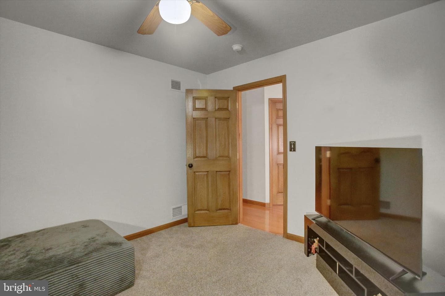 64 Diller Drive photo 29