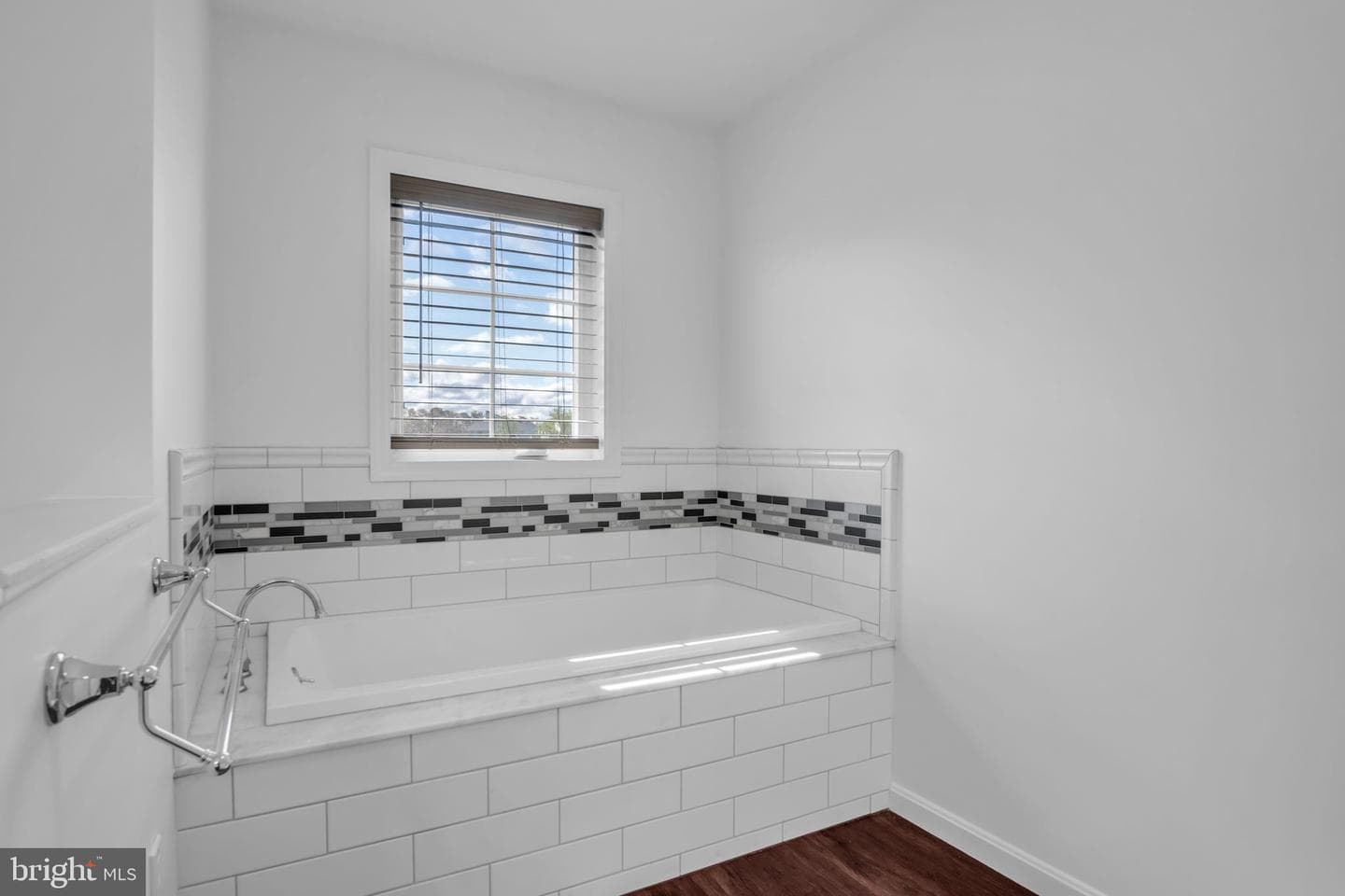 5 Meade Drive photo 16