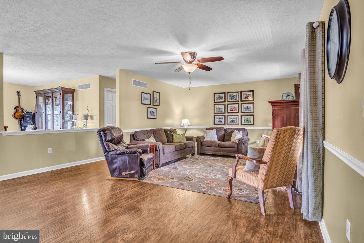 55 Ridge Avenue photo 4