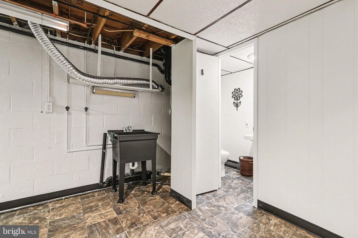 605 Old Grove Road photo 25