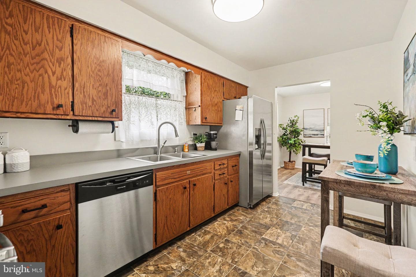 605 Old Grove Road photo 9