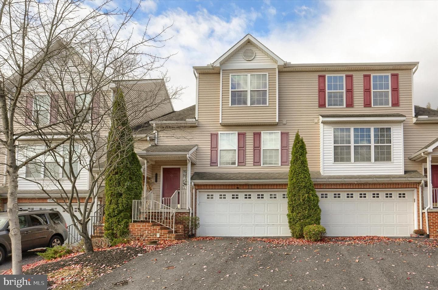 1147 Cross Creek Drive photo 2